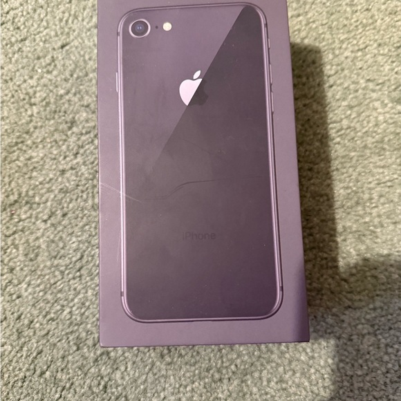 iPhone 8 - Picture 4 of 6